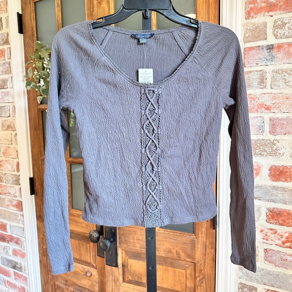 American Eagle Long Sleeve Top Women XS Gray Textured Crochet Lace Gauze NWT‎